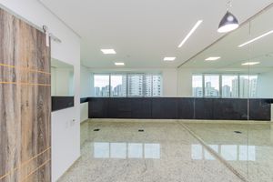 Image 1 - 894179