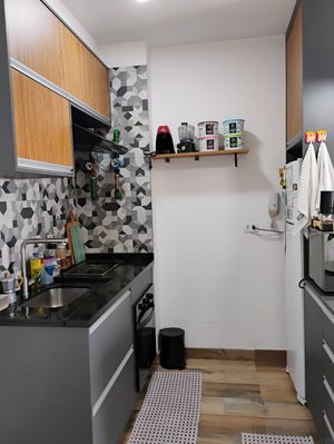 Image 12 - 894191