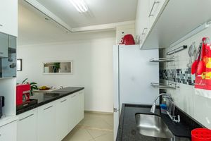 Image 27 - 894199