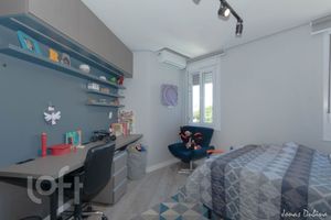 Image 31 - 894202