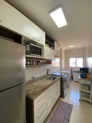 Image 12 - 894224