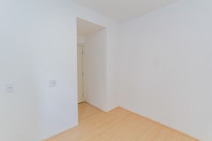 Image 17 - 894225