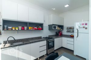 Image 13 - 894277