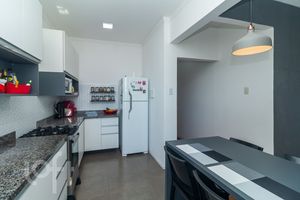 Image 9 - 894277