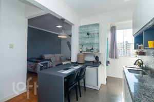 Image 12 - 894277