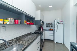 Image 10 - 894277