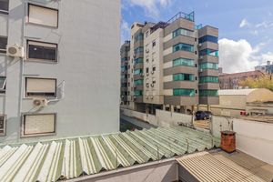 Image 17 - 894279