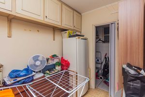 Image 33 - 894279