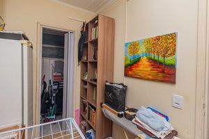 Image 34 - 894279