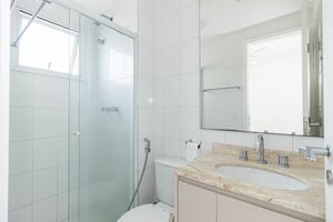 Image 9 - 894280