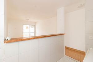 Image 20 - 894280