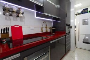 Image 4 - 894291
