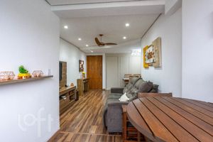 Image 4 - 894294