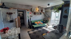 Image 12 - 894300