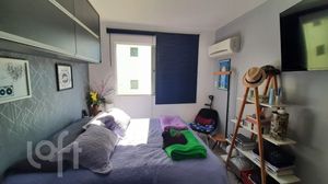Image 15 - 894300