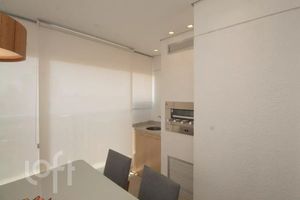 Image 4 - 894301