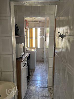 Image 4 - 894302