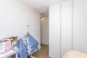 Image 44 - 894303