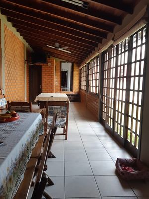 Image 17 - 894305