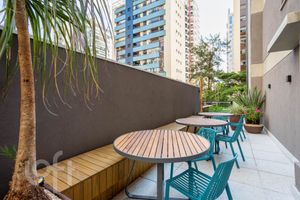 Image 15 - 894307