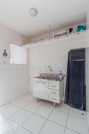 Image 7 - 894315