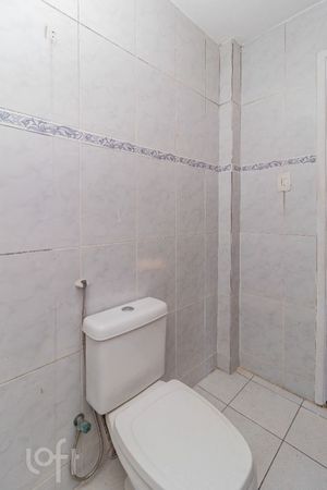 Image 6 - 894315