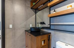 Image 15 - 894329