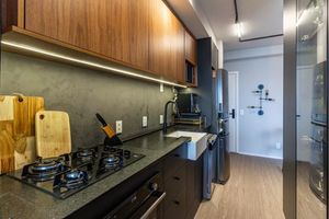 Image 9 - 894329