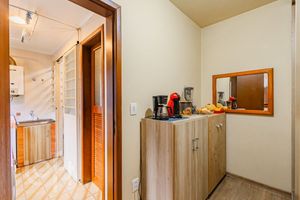 Image 3 - 894340