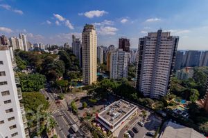 Image 17 - 894343