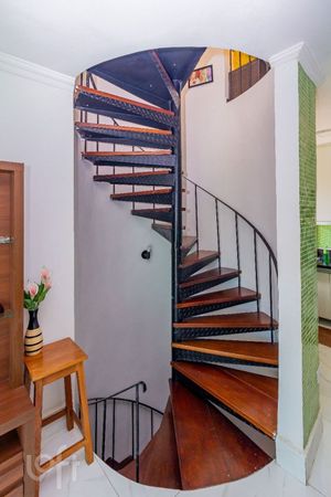 Image 21 - 894343