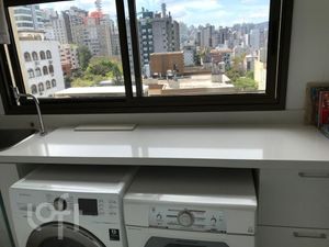 Image 8 - 894352