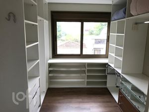 Image 9 - 894352