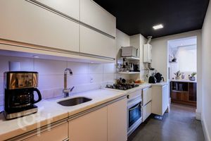 Image 8 - 894353