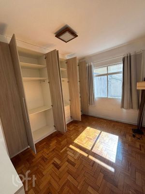 Image 7 - 894355