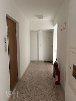 Image 6 - 894355
