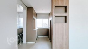 Image 4 - 894359