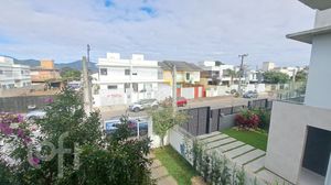 Image 31 - 894360