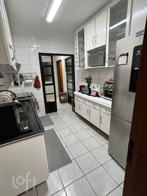Image 2 - 894367