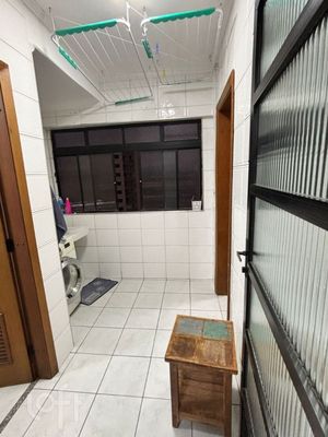 Image 4 - 894367