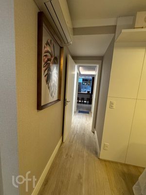 Image 12 - 894369
