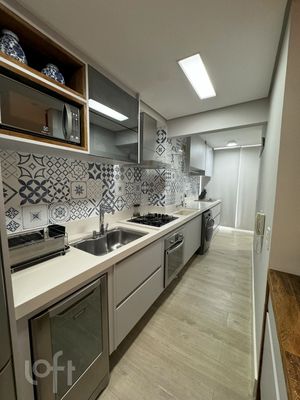 Image 4 - 894369