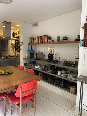 Image 9 - 894373