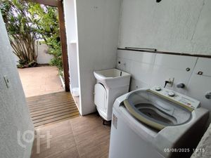 Image 10 - 894393