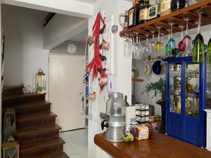 Image 1 - 894400