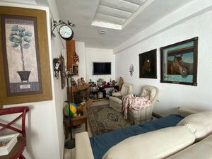 Image 5 - 894400