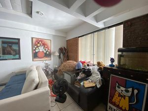 Image 7 - 894400