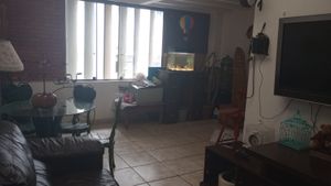Image 11 - 894400