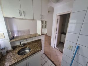 Image 10 - 894401