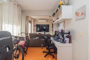 Image 8 - 894403